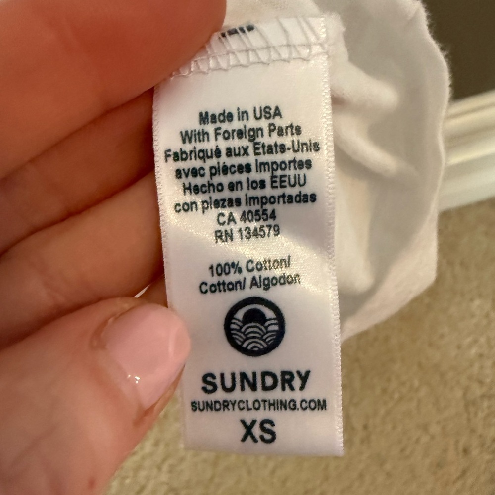Sundry Merci Tee - Picture 3 of 3